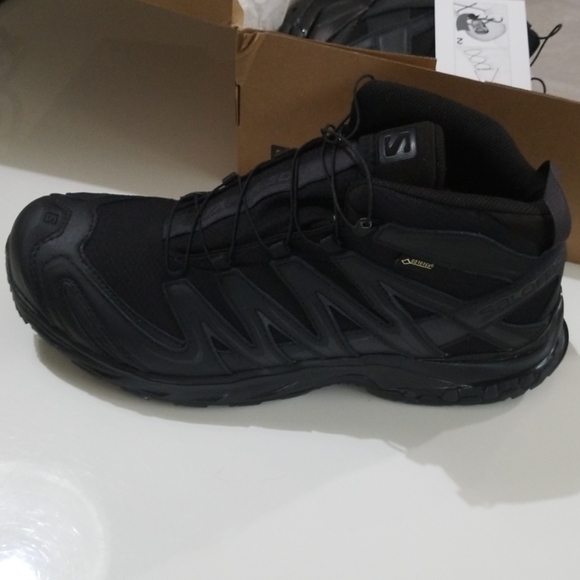 salomon gore tex walking shoes mens